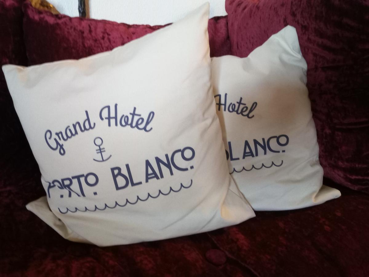 Grand Hotel De Port Blanc Penvénan 外观 照片